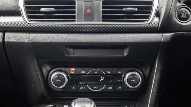 2013 Mazda Axela Sports 20S Touring adaptive cruise image 312759