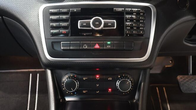 2013 Mercedes-benz A 180 Low KMS, Black Mags image 307281