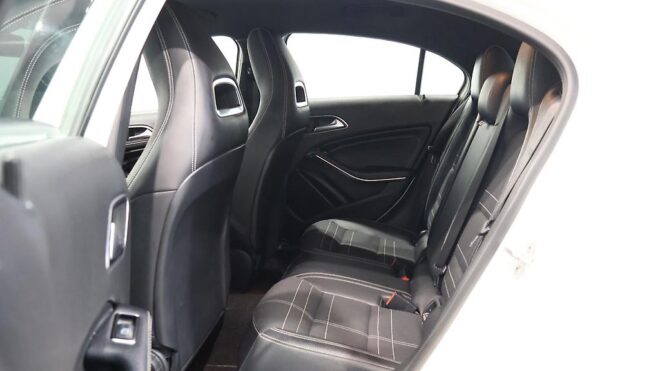 2013 Mercedes-benz A 180 Low KMS, Black Mags image 307272