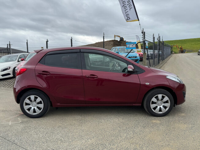 2014 Mazda Demio 13-Skyactive image 301047