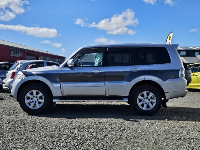 2012 Mitsubishi Pajero 3.2D, 7 Seater image 298620