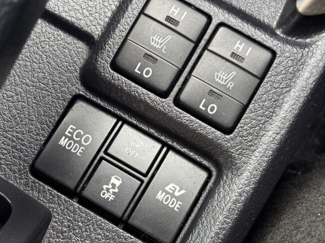 2017 Toyota Corolla Fielder Hybrid G/ Push Start/ Hybrid image 299382
