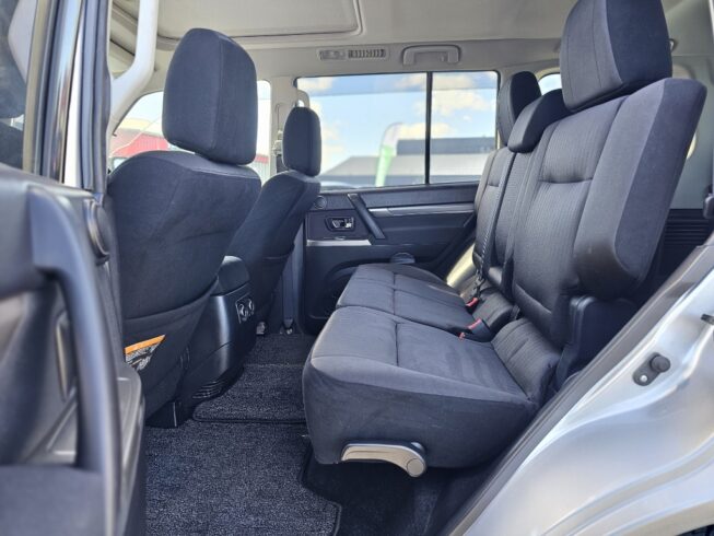 2012 Mitsubishi Pajero 3.2D, 7 Seater image 298628