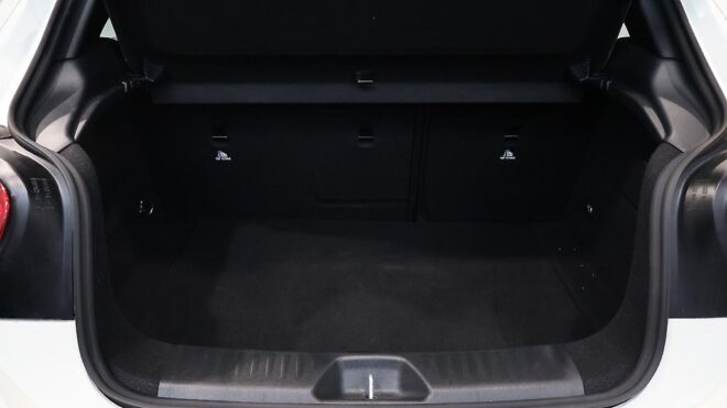 2013 Mercedes-benz A 180 Low KMS, Black Mags image 307274