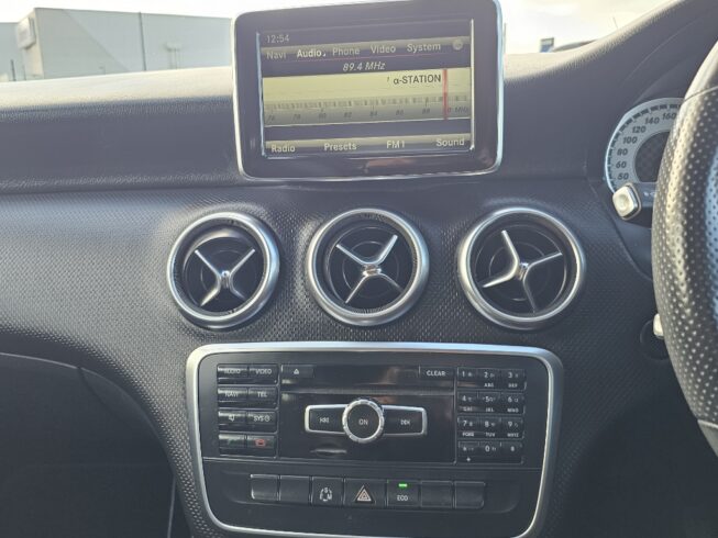 2013 Mercedes-benz A 180 Low KMS, Black Mags image 301922