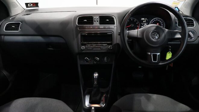 2014 Volkswagen Polo TSI Comfortline Blue Motion image 304765