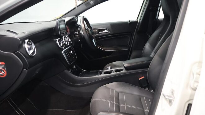 2013 Mercedes-benz A 180 Low KMS, Black Mags image 307271