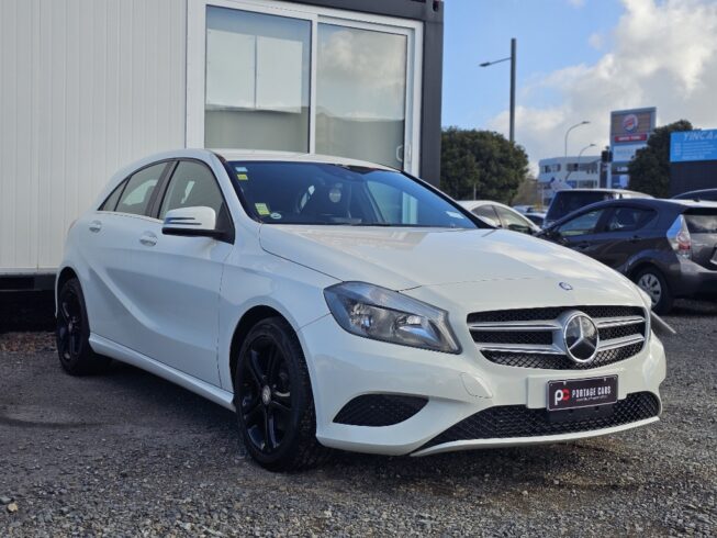 2013 Mercedes-benz A 180 Low KMS, Black Mags image 301911