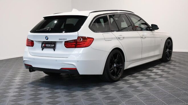 2014 Bmw 320i Touring M Sport image 303945