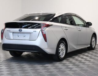 2017 Toyota Prius E Model/ Steering Wheel Controls/ Push Start image 304478