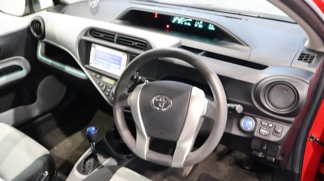 2012 Toyota Aqua S Model/ Low Kms / Push Button Start image 314521