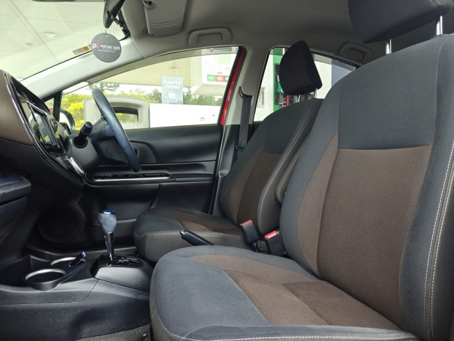 2019 Toyota Aqua G, Push Start, Reverse Camera, NZ Radio image 276924