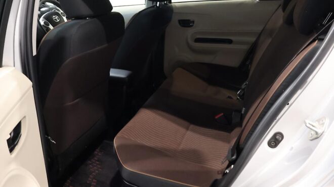 2012 Toyota Aqua G Model/ Push Start/ Reverse Camera/ Steering Wheel Controls image 318019