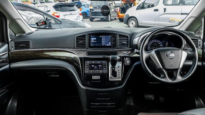 2012 Nissan Elgrand Highway Star, Reverse camera 7 seater image 311095