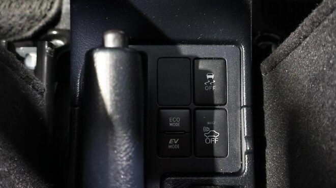 2017 Toyota Vitz Hybrid – Alloy Wheels image 313243