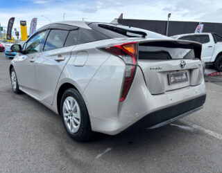 2017 Toyota Prius S Safety Plus image 310495