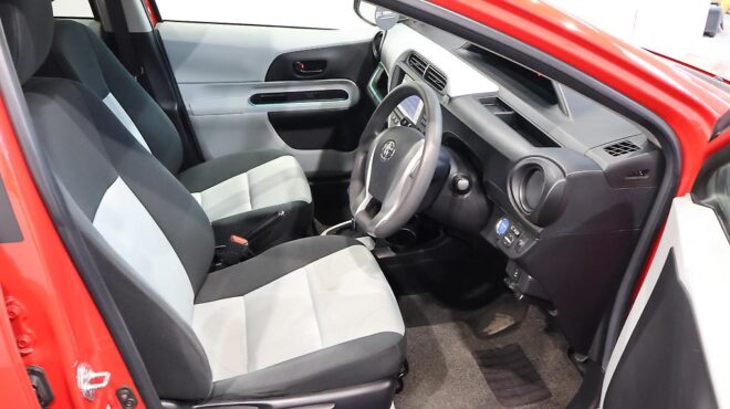 2012 Toyota Aqua S Model/ Low Kms / Push Button Start image 314520