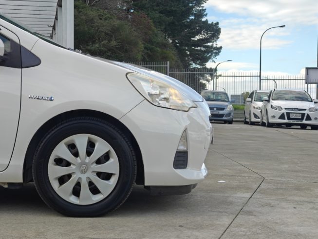 2012 Toyota Aqua S Model, Push Start, Reverse Camera image 276546