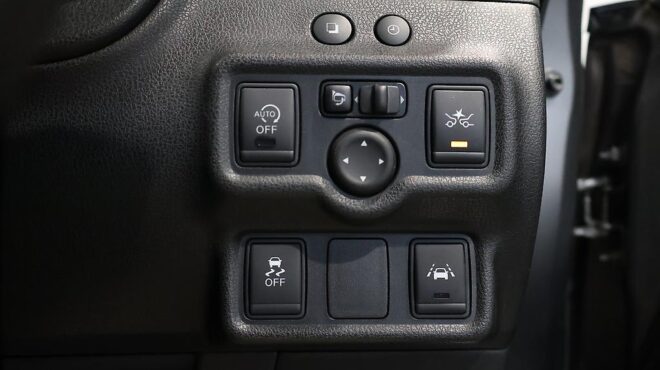 2015 Nissan Note Medalist, Safety Package image 310464