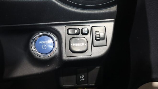 2012 Toyota Aqua G Model/ Push Start/ Reverse Camera/ Alloy Wheels/ Hybrid image 313301