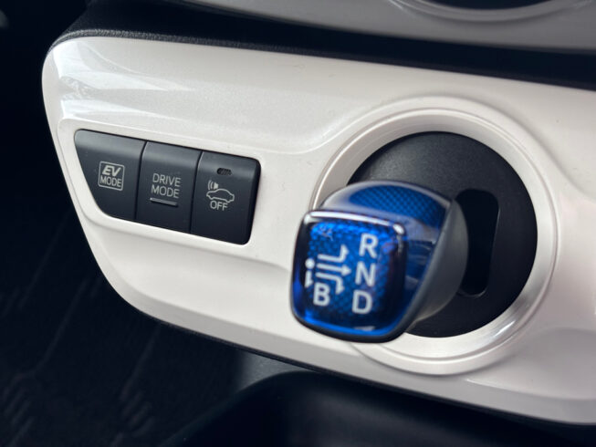 2017 Toyota Prius S Safety Plus image 310507