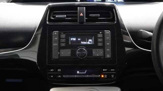 2017 Toyota Prius E Model/ Steering Wheel Controls/ Push Start image 304488