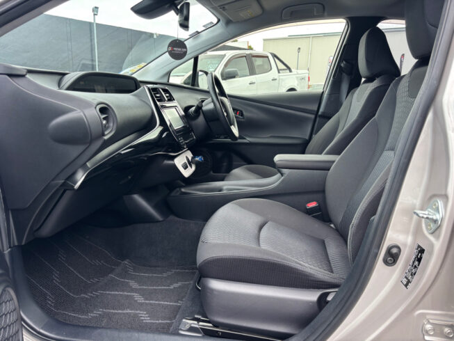 2017 Toyota Prius S Safety Plus image 310499