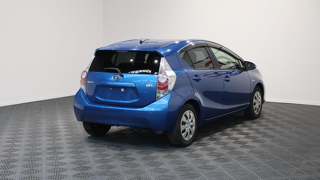 2013 Toyota Aqua S MODEL PUSH BUTTON START R/CAMERA image 313309