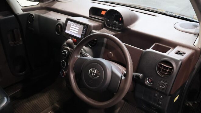 2012 Toyota Spade F Model/ Reverse Camera/ Passenger Electric Slide Door image 310676