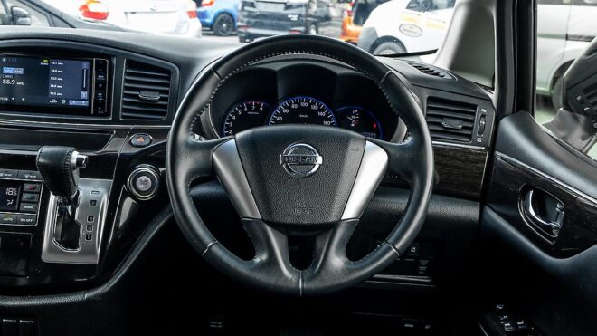 2012 Nissan Elgrand Highway Star, Reverse camera 7 seater image 311096