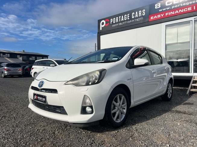 2012 Toyota Aqua S Model – Push Button Start – Factory Alloys image 276478