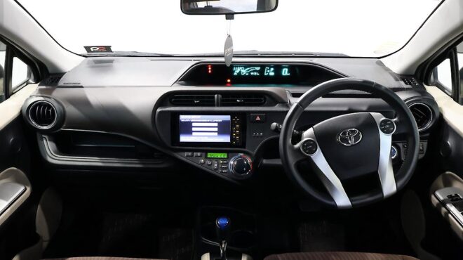 2012 Toyota Aqua G Model/ Push Start/ Reverse Camera/ Steering Wheel Controls image 318021