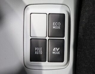 2012 Toyota Aqua S Model/ Low Kms / Push Button Start image 314529