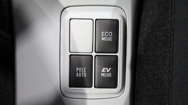 2012 Toyota Aqua S Model/ Low Kms / Push Button Start image 314529