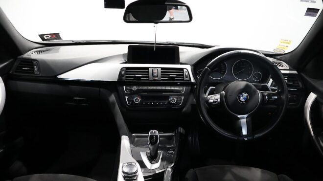 2014 Bmw 320i Touring M Sport image 303950