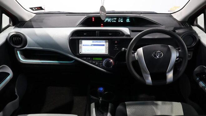 2012 Toyota Aqua S Model/ Low Kms / Push Button Start image 314524