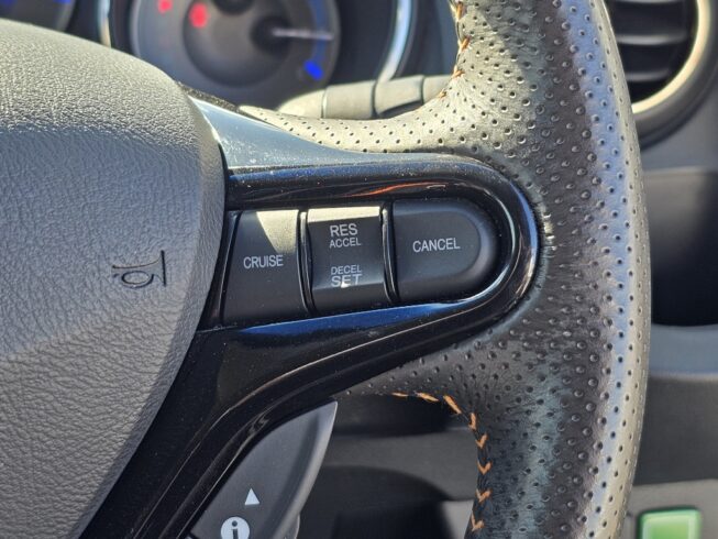 2012 Honda Fit Shuttle Hybrid image 300735