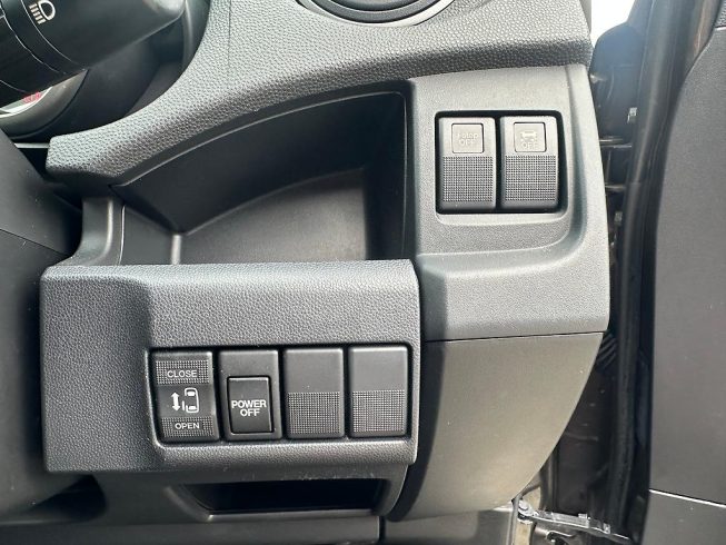2016 Mazda Premacy 20S Skyactiv/ Reverse Camera/ Electric Slide Door image 277353