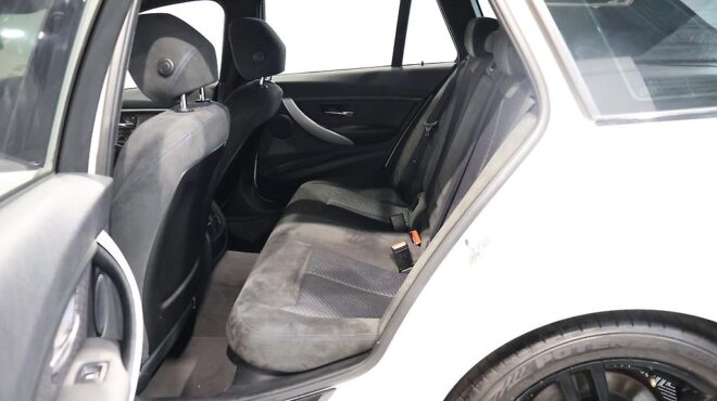 2014 Bmw 320i Touring M Sport image 303954