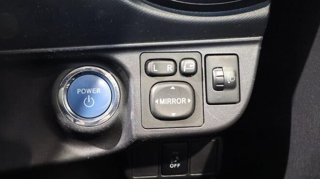 2012 Toyota Aqua S Model/ Low Kms / Push Button Start image 314526