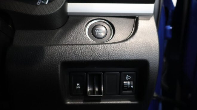 2013 Suzuki Swift XG/ Low KMs image 304017