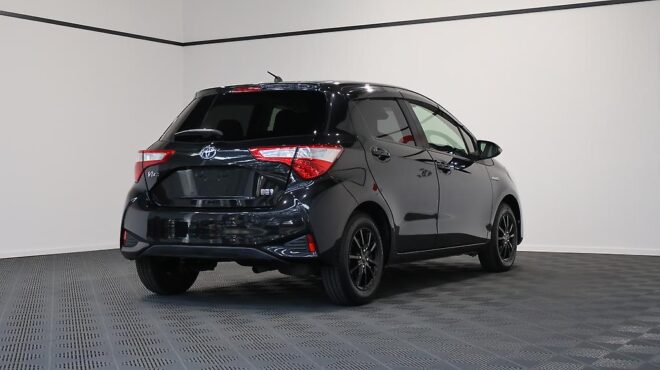 2017 Toyota Vitz Hybrid – Alloy Wheels image 313235