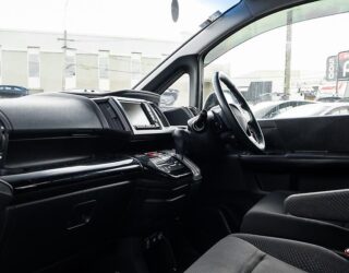 2012 Honda Step Wagon Z HDD Navi Edition image 315685