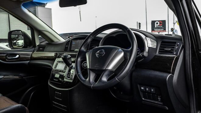 2012 Nissan Elgrand Highway Star, Reverse camera 7 seater image 311102