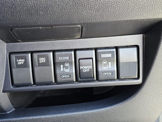 2010 Mazda Biante i-Stop Smart Edition image 298451