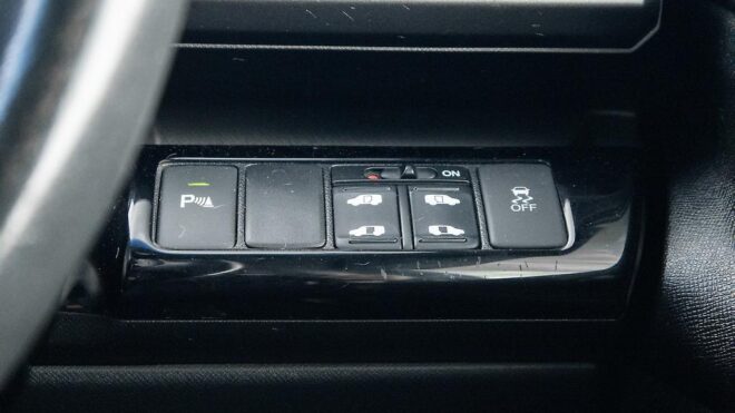 2012 Honda Step Wagon Z HDD Navi Edition image 315679