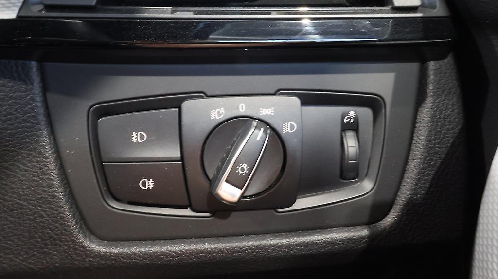 2013 Bmw 320i Touring M Sport image 316210