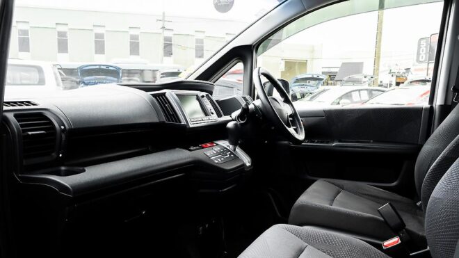 2012 Honda Step Wagon Spada Z HDD Navi Edition 8 Seater image 311127