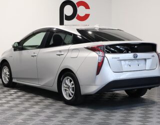 2017 Toyota Prius E Model/ Steering Wheel Controls/ Push Start image 304479