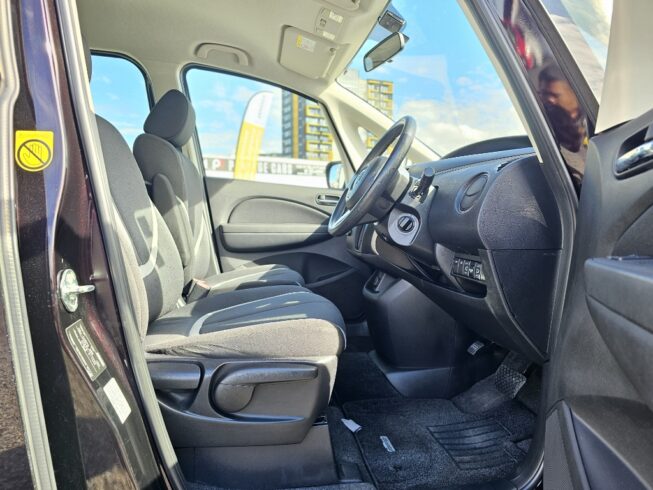 2010 Mazda Biante i-Stop Smart Edition image 298450